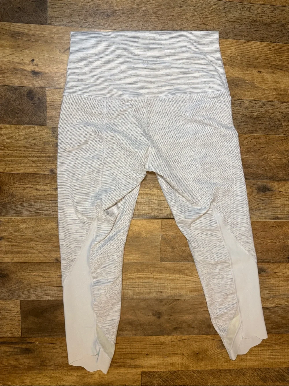 Lululemon Align Crop Leggings Scalloped Wave Hem Size 6